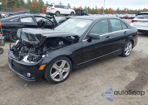 2010 Mercedes-Benz C 300 Luxury 4Matic/Sport 4Matic из США, поврежденный, VIN WDDGF8BB7AF439372